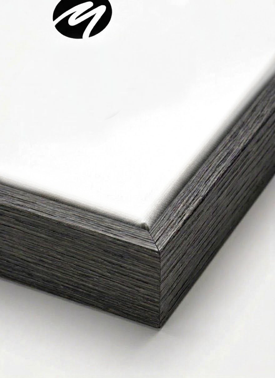 image preview of Cadre flottant en bois texturé noir
